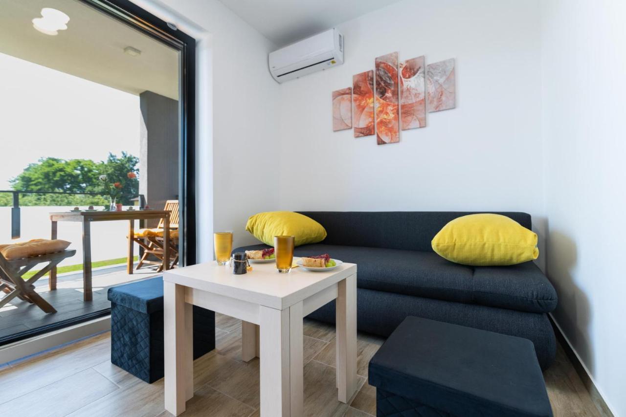 Apartmaji Banonia Verzej Exterior photo